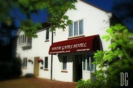 White Gates Hotel Binfield Exterior foto